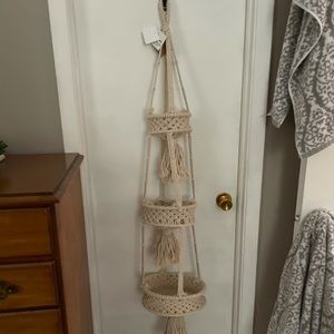 Macrame plant holder hanger